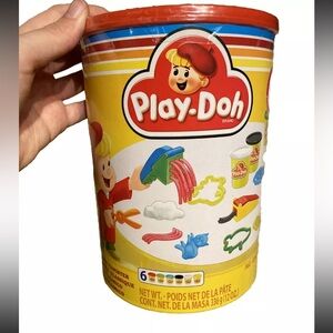 NWT Play-Doh Classic Canister Retro Set with 6 Non-Toxic Colors UNOPENED